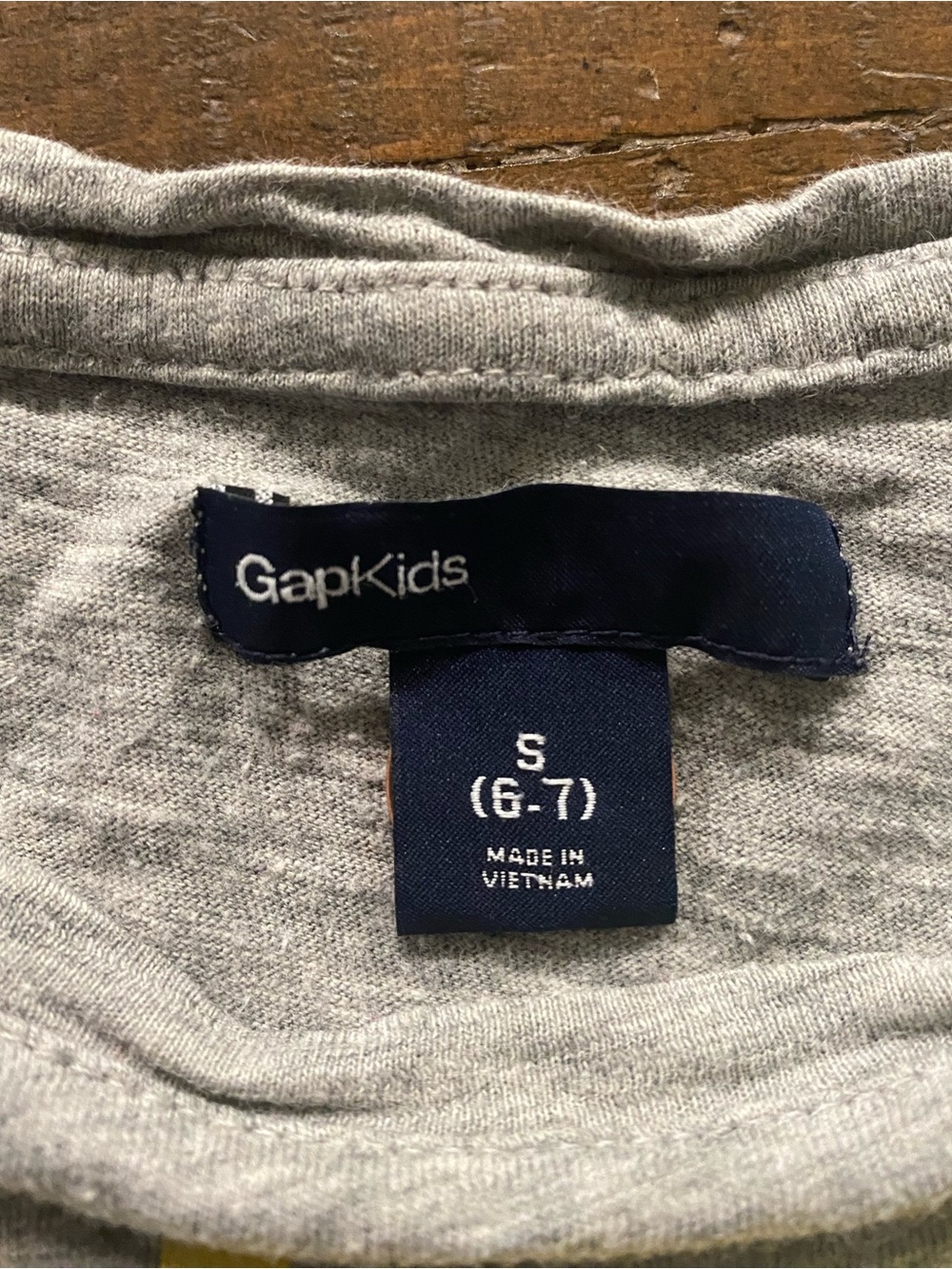 GAP Gray Tee with Yellow SUN Graphic - Picture 2 of 3